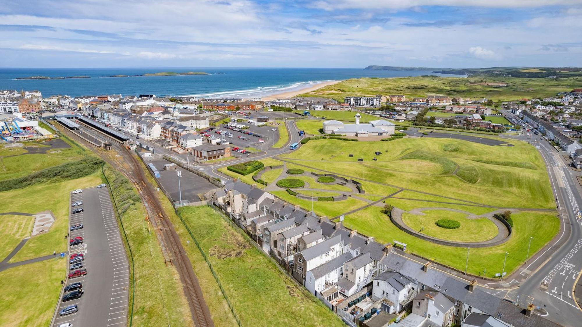 2 Dunluce Green - Portrush By The Sea Exterior foto